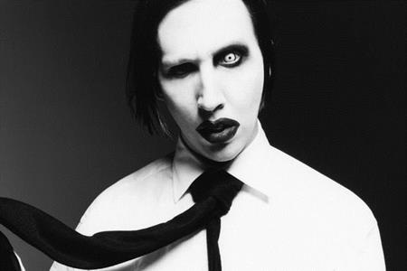 Ly dị vợ, Johnny Depp càng phấn khởi đi tour - 4 Nam ca sĩ Marilyn Manson vừa lên tiếng bênh vực Johnny Depp