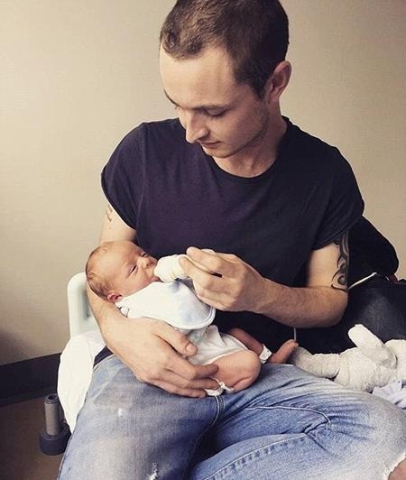 
Jack thú nhận đứa trẻ ra đời quá chóng vánh nhưng vẫn sẵn sàng đón nhận
