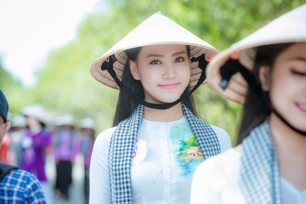 Thí sinh Hoa hậu Việt Nam 2016 gặp sự cố khi thăm đảo khỉ - 6 Thí sinh Hoa hậu Việt Nam 2016 gặp sự cố khi thăm đảo khỉ - 6
