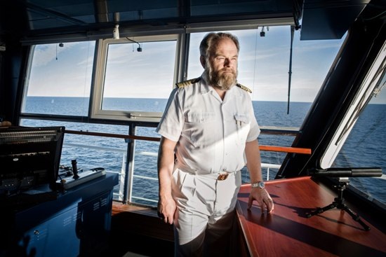 Thuyền trưởng Birger J. Vorland của tàu Crystal Serenity