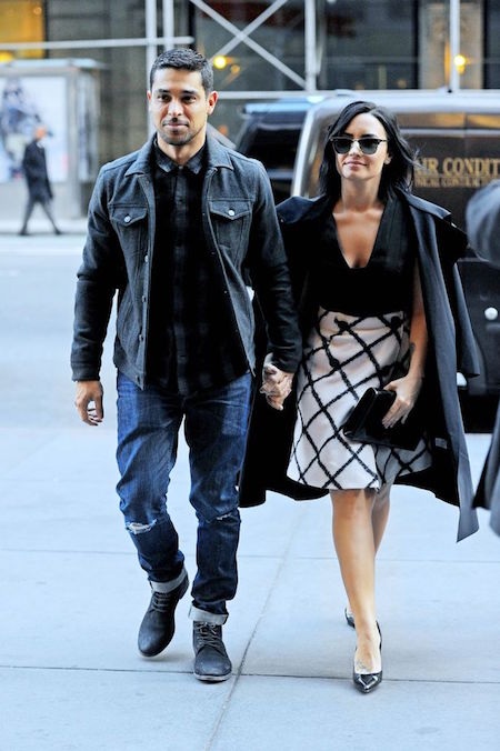 Demi Lovato tung ảnh nude gợi cảm quảng bá ca khúc mới - 6 Nữ ca sĩ vừa chia tay bạn trai cách đây không lâu
