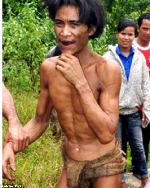 Hình ảnh mới về “người rừng” Hồ Văn Lang gây sốt trên báo quốc tế - 6 Hình ảnh mới về “người rừng” Hồ Văn Lang gây sốt trên báo quốc tế - 6