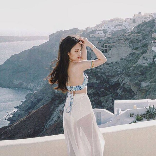 4 “hot girl lai” vừa giàu có, xinh đẹp lại học rất giỏi - 7
Hiện tại, Mai Chi đang làm việc tại Anh. Instagram của cô nàng có hơn 300.000 người theo dõi.