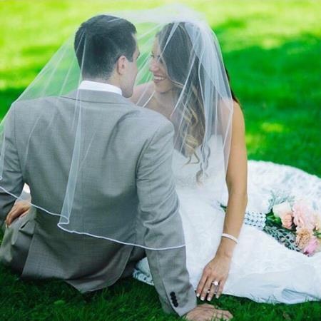 Cặp đôi thổ lộ nhờ diện váy cưới, chuyện gối chăn cũng trở nên mặn nồng hơn