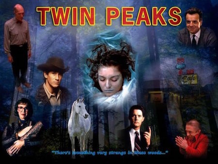 Xoay quanh vụ điều tra về cái chết bí ẩn của cô gái mang tên Laura Pamler tại thị trấn Twin Peaks, bộ phim không chỉ là một series trinh thám bí ẩn hấp dẫn mà còn đậm chất siêu thực. Đi sâu vào việc khai thác tâm lý nhân vật, mỗi tập phim của “Twin Peaks” luôn làm cho khán giả phải ngỡ ngàng vì những cạm bẫy và bí mật đen tối của người dân trong thị trấn. Ngay khi vừa ra mắt, series này đã được coi là một hiện tượng của màn ảnh Mỹ và đến tận bây giờ vẫn duy trì được một lượng fan hâm mộ vô cùng đông đảo.