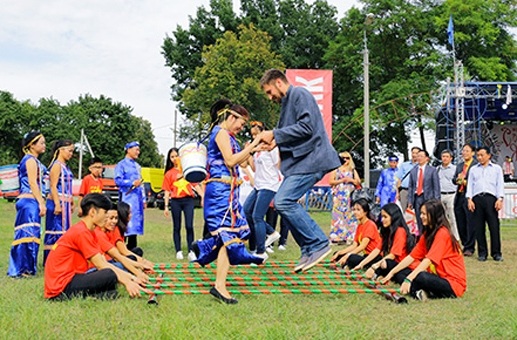Cộng đồng Việt Nam tại Ucraina tham gia Hội chợ thường niên Sorochinsky Yarmarok - 8 Cộng đồng Việt Nam tại Ucraina tham gia Hội chợ thường niên Sorochinsky Yarmarok - 8