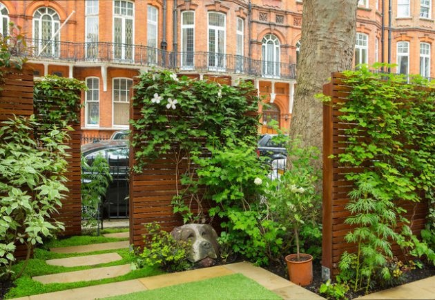 Những tiểu cảnh sân vườn chuyên dành cho nhà phố - 7 Những bức tường cây là lựa chọn không thể bỏ qua đối với những ngôi nhà có diện tích đất khiêm tốn.