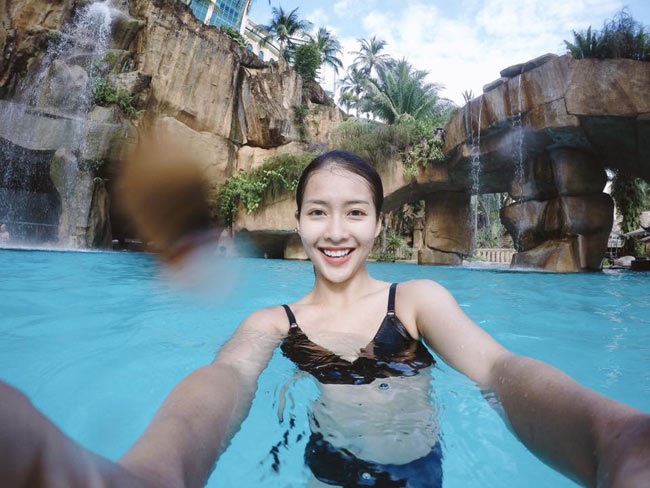Hot girl đón tuổi mới bằng những bộ hình cực sexy - 8
Cô nàng được yêu mến bởi nụ cười thiên thần của mình.