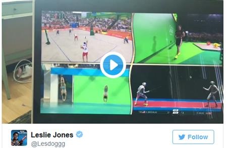Khi các sao “cháy” hết mình cùng mùa Olympic - 8 Leslie Jones, ngôi sao của bộ phim “Ghostbusters” còn chia sẻ cả những diễn biến mới nhất của thế vận hội trên trang Twitter cá nhân