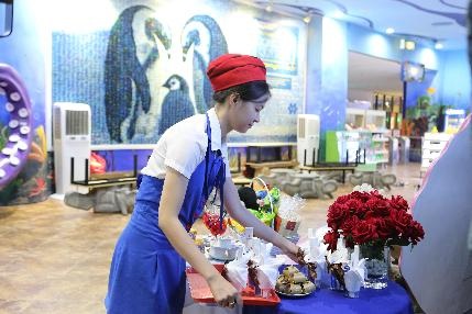 Trào lưu "ngủ dưới đáy biển" đã có mặt tại Việt Nam - 8 Mini Buffet dành cho những khách hàng “đặc biệt” của Thủy cung
