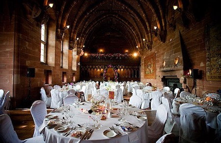 Toà lâu đài Cheshire từng xuất hiện trong nhiều bộ phim nổi tiếng