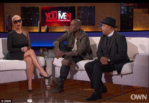 
Amber Rose hiện là nhân vật được báo giới Mỹ đặc biệt quan tâm. Cô liên tục được mời phỏng vấn trong các show truyền hình
