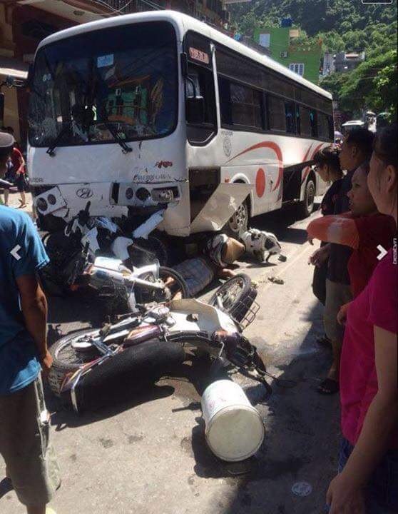 
4 chiếc xe mày nằm la liệt.
