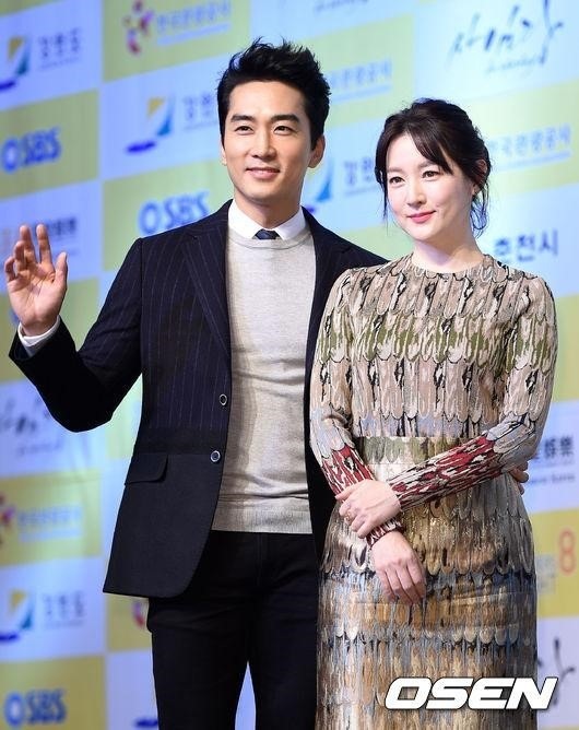 Trẻ đẹp ấn tượng như “nàng Dae Jang Geum” Lee Young Ae - 7
Bạn diễn với Lee Young Ae trong bộ phim Saimdang, the Herstory là nam diễn viên Song Seung Heon.