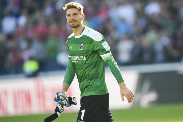 Các "đại gia" tại Premier League đã mua bán những gì? - 4
Ron-Robert Zieler