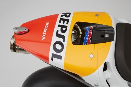 Repsol Honda Team ra mắt xe đua mới tại Indonesia - 16