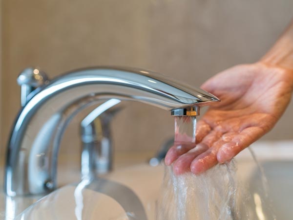Dấu hiệu “tố” bạn đang rửa mặt sai cách - 1 Dấu hiệu “tố” bạn đang rửa mặt sai cách - 1
