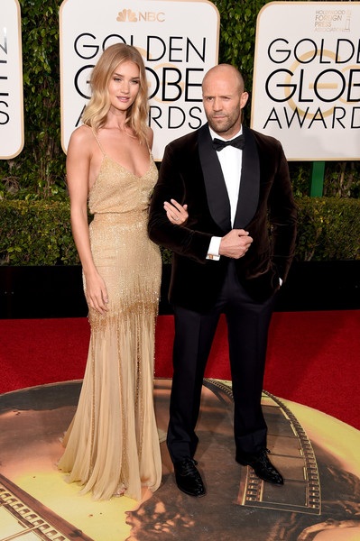 “Người vận chuyển” và bạn gái siêu mẫu: Cặp đôi hoàn hảo - 1
Jason Statham và Rosie Huntington-Whiteley đẹp đôi dự tiệc Quả Cầu Vàng cách đây ít ngày. Cặp đôi này cũng vừa đính hôn sau gần 6 năm hẹn hò