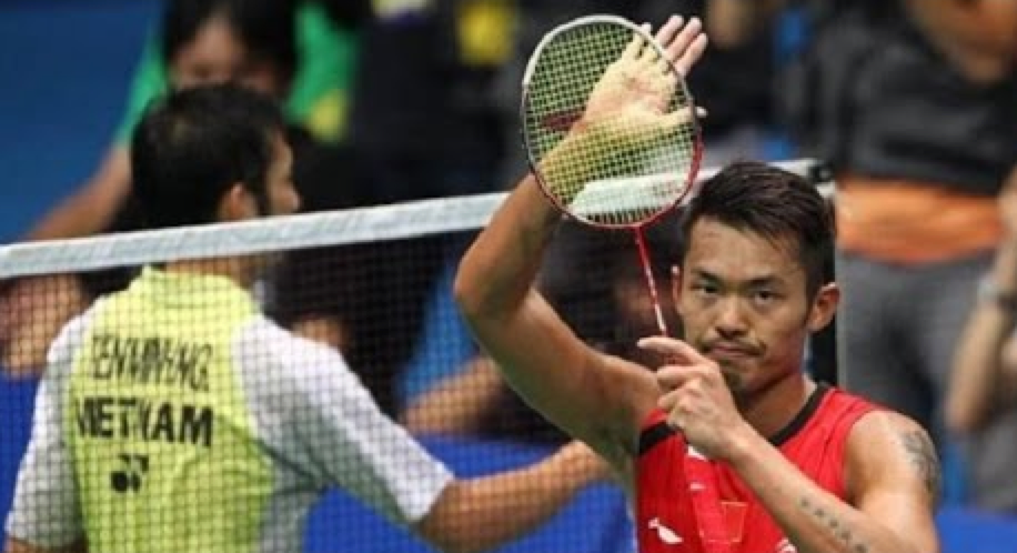 Fan Việt bức xúc khi Lin Dan khinh thường Tiến Minh - 1
Lin Dan (phải) ở đẳng cấp cao hơn hẳn Tiến Minh