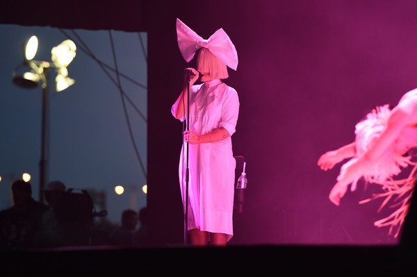 Thêm 1 phiên bản của Lady Gaga - 4 Thêm 1 phiên bản của Lady Gaga - 4