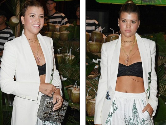 Kiều nữ của danh ca Hello đọ dáng con gái "Rambo" - 3
Gần đây báo giới rất quan tâm tới Sofia vì mối quan hệ ngắn ngủi giữa cô và ca sỹ trẻ Justin Bieber. Cặp đôi mới chia tay sau ít tuần hẹn hò