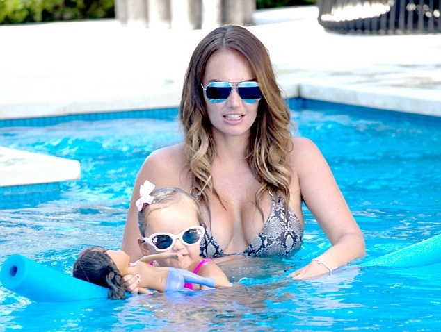 
Tamara Ecclestone đang tới Mỹ thăm gia đình em gái
