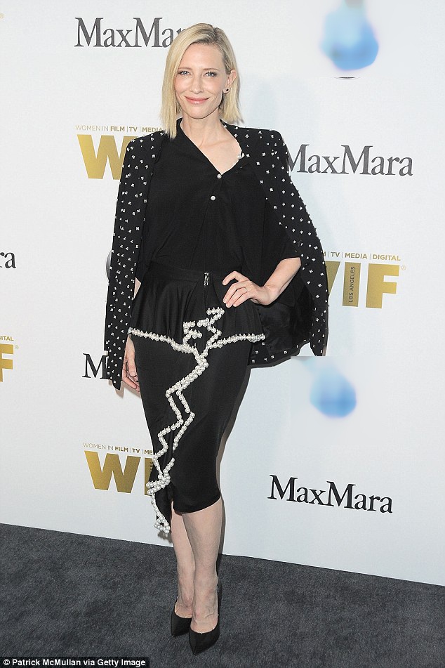 Hé lộ hậu trường siêu phẩm Thần Sấm - 9
Cate Blanchett - nữ diễn viên Úc từng giành giải Oscar cũng sẽ có 1 vai diễn rất thú vị hứa hẹn mang tới màu sắc mới cho phim Thor.