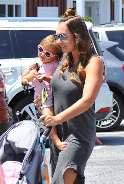 Con gái tỷ phú F1 làm mẹ đảm - 7
Hầu như mỗi tháng, Tamara Ecclestone cùng chồng con đi nghỉ tối thiểu 2 lần