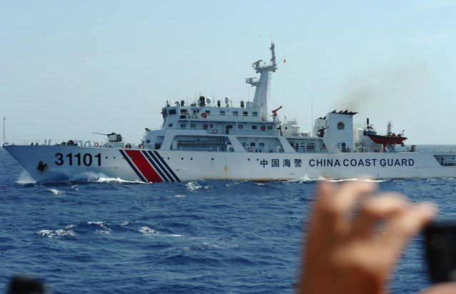 
Một tàu hải cảnh của Trung Quốc ở Biển Đông. (Ảnh: Reuters)
