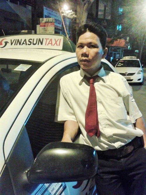 Đoạn trường nghề taxi - 3
Trương Cường - Người lái xe dũng cảm của hãng Vinasun.