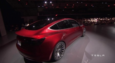 Tesla Model 3 trình làng, giá "mềm" - 10