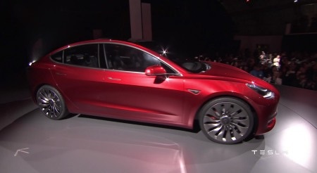 Tesla Model 3 trình làng, giá "mềm" - 12
