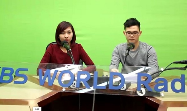 Nữ du học sinh Việt làm phát thanh viên tại Đài KBS - 2
Thanh Nga và bạn dẫn tại đài KBS