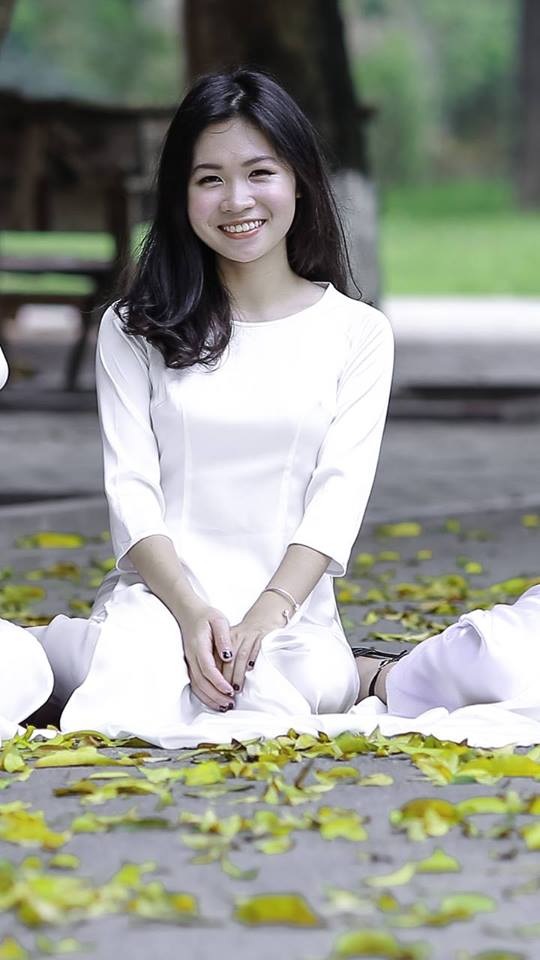 Bí quyết của nữ sinh giành học bổng hơn 4 tỷ đồng - 1 Em Nguyễn Thu Hà, cựu học sinh chuyên Ngoại ngữ, giành học bổng 192.000 USD.