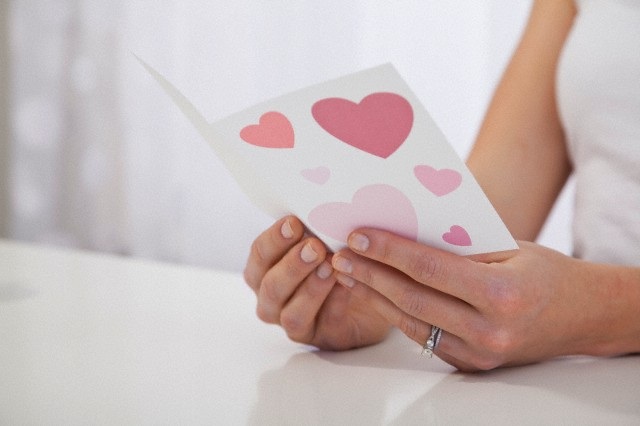 Lá thư dưới gối cho con gái lần đầu yêu - 1
