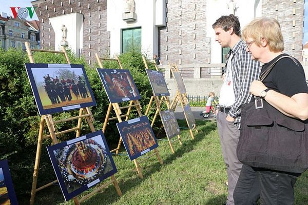 Hình ảnh ấn tượng về lễ hội Việt ở thủ đô Praha - 11