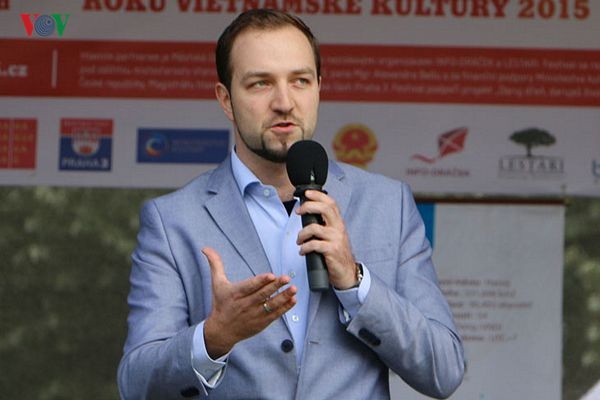 Hình ảnh ấn tượng về lễ hội Việt ở thủ đô Praha - 2