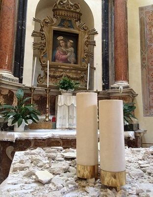 Lễ cưới cảm động nơi động đất tàn phá - 2