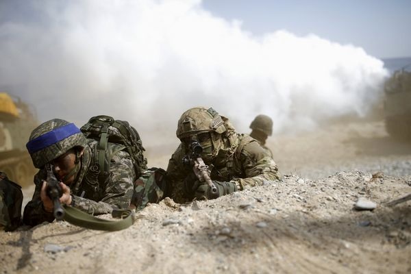 
Cuộc tập trận diễn ra sau khi Triều Tiên tiến hành các vụ thử nghiệm hạt nhân và tên lửa tầm xa gần đây.
