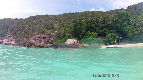 Cuộc đua kỳ thú đến "hòn đảo hoang sơ" Pulau Redang - 11
Người cá... lên bờ ở bãi Long Beach - Pulau Redang.