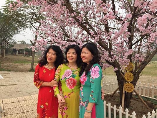 "Xuân đã đến bên em, dáng xuân tuyệt vời..." - 1 "Xuân đã đến bên em, dáng xuân tuyệt vời..." - 1