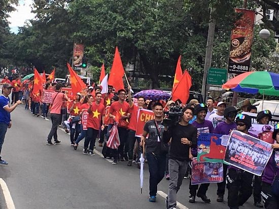 Sinh viên Việt Nam và quốc tế tại Philippines phản đối Trung Quốc quân sự hoá Biển Đông - 12 Sinh viên Việt Nam và quốc tế tại Philippines phản đối Trung Quốc quân sự hoá Biển Đông - 12