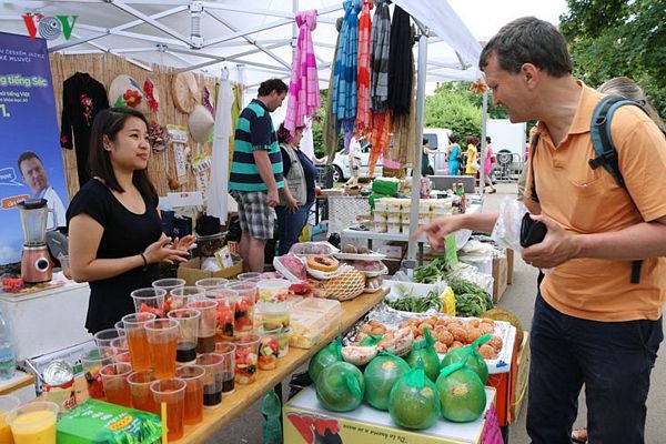 Hình ảnh ấn tượng về lễ hội Việt ở thủ đô Praha - 8