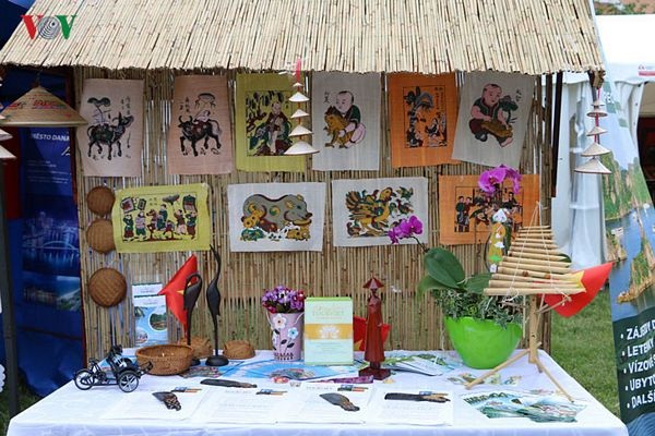 Hình ảnh ấn tượng về lễ hội Việt ở thủ đô Praha - 9