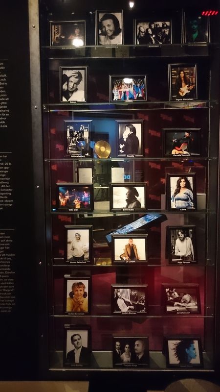 
Sau 10 năm gặt hái những thành công vang dội khắp thế giới, ban nhạc ABBA đã tan rã năm 1982.
