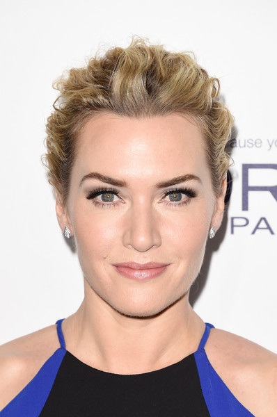 Sao và những kiểu tóc đẹp nhất năm 2015 - 14
Kate Winslet và tóc búi cao lộn xộn một cách có chủ ý