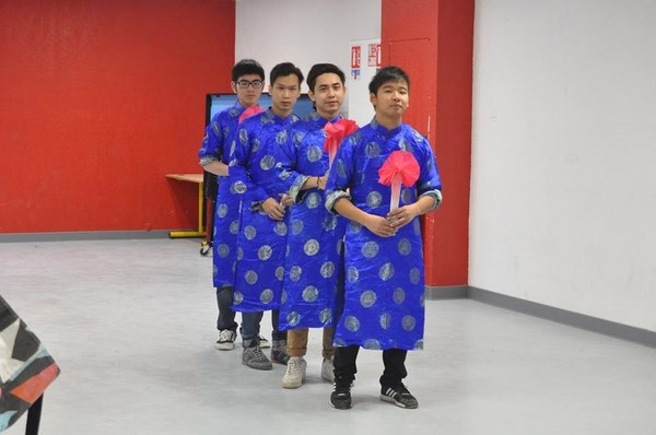 Ghé Toulouse, xem du học sinh nô nức chuẩn bị Tết - 3
Các nam sinh cũng hào hứng, miệt mài tập luyện.