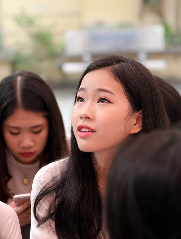 Ngắm nụ cười trong veo của nữ sinh Hà thành ngày khai trường - 7
Ánh mắt trong veo như biết nói