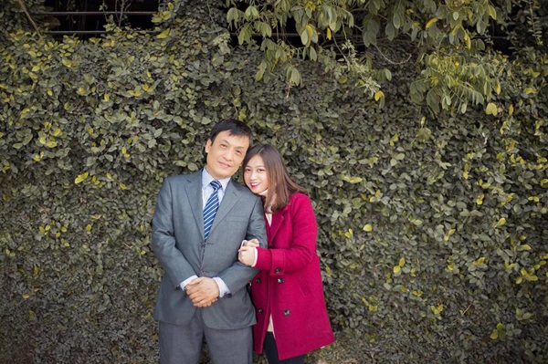 Phía sau câu chuyện “bố chụp - con diễn - mẹ làm thơ” của Hoa khôi Duyên dáng Hà thành - 2
Người bố - người thầy – nhiếp ảnh gia riêng của Trường Xuân