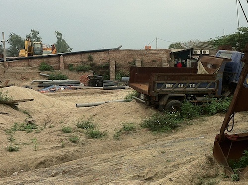 
Tuy nhiên, khi công ty này phá ngôi nhà của mình liền bị khởi tố.
